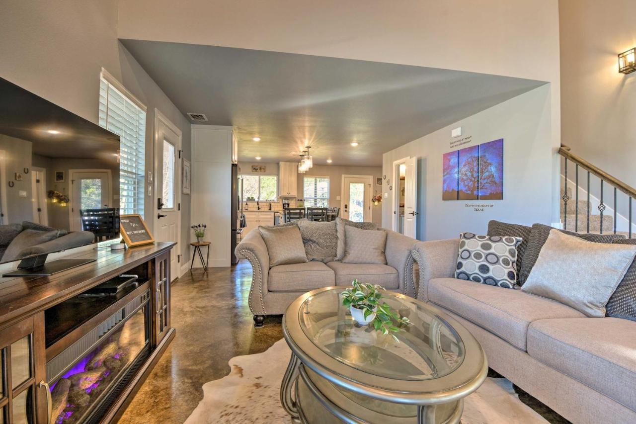 Granbury Home With Hot Tub And Furnished Patio! Exterior photo