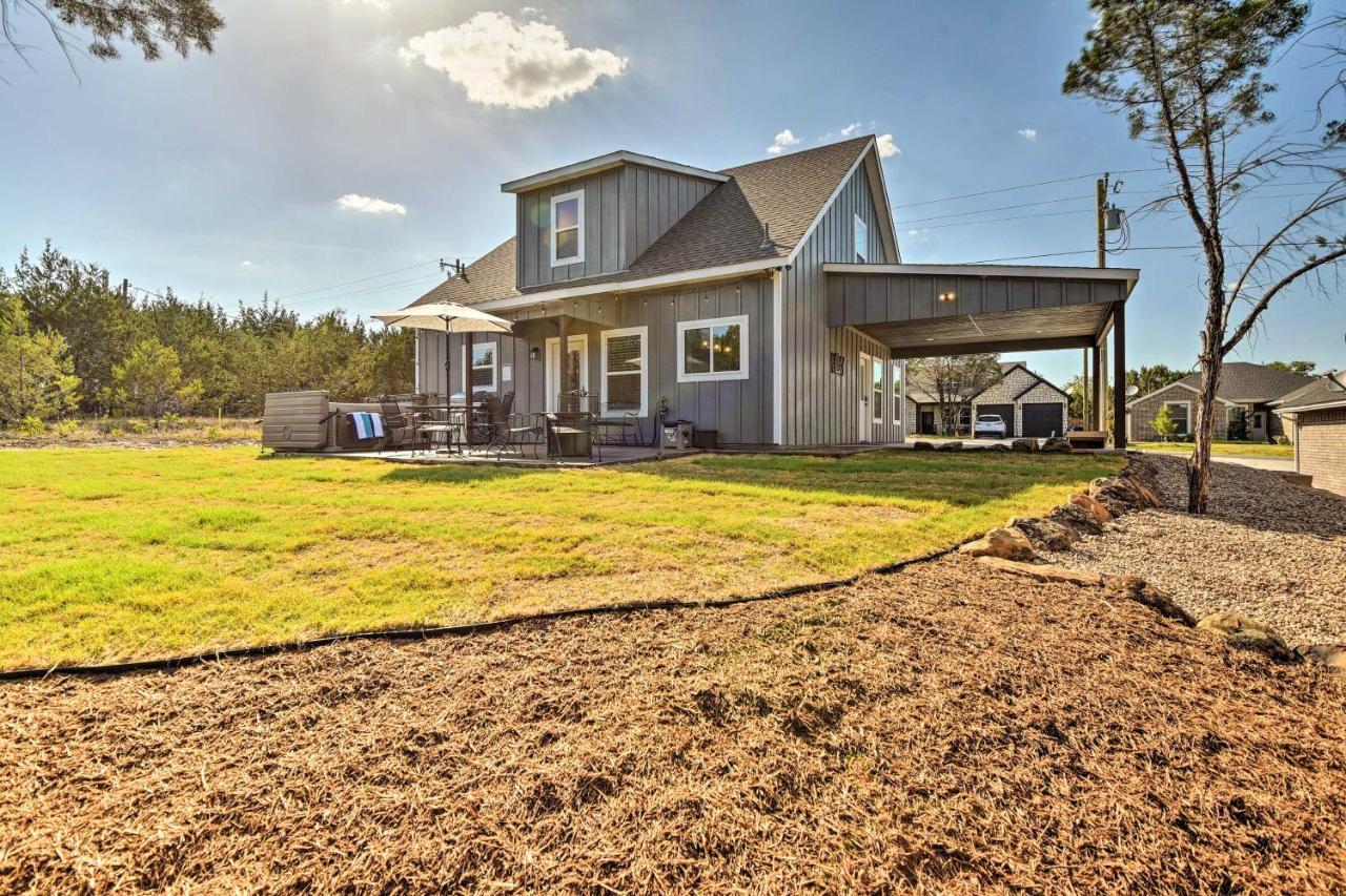 Granbury Home With Hot Tub And Furnished Patio! Exterior photo
