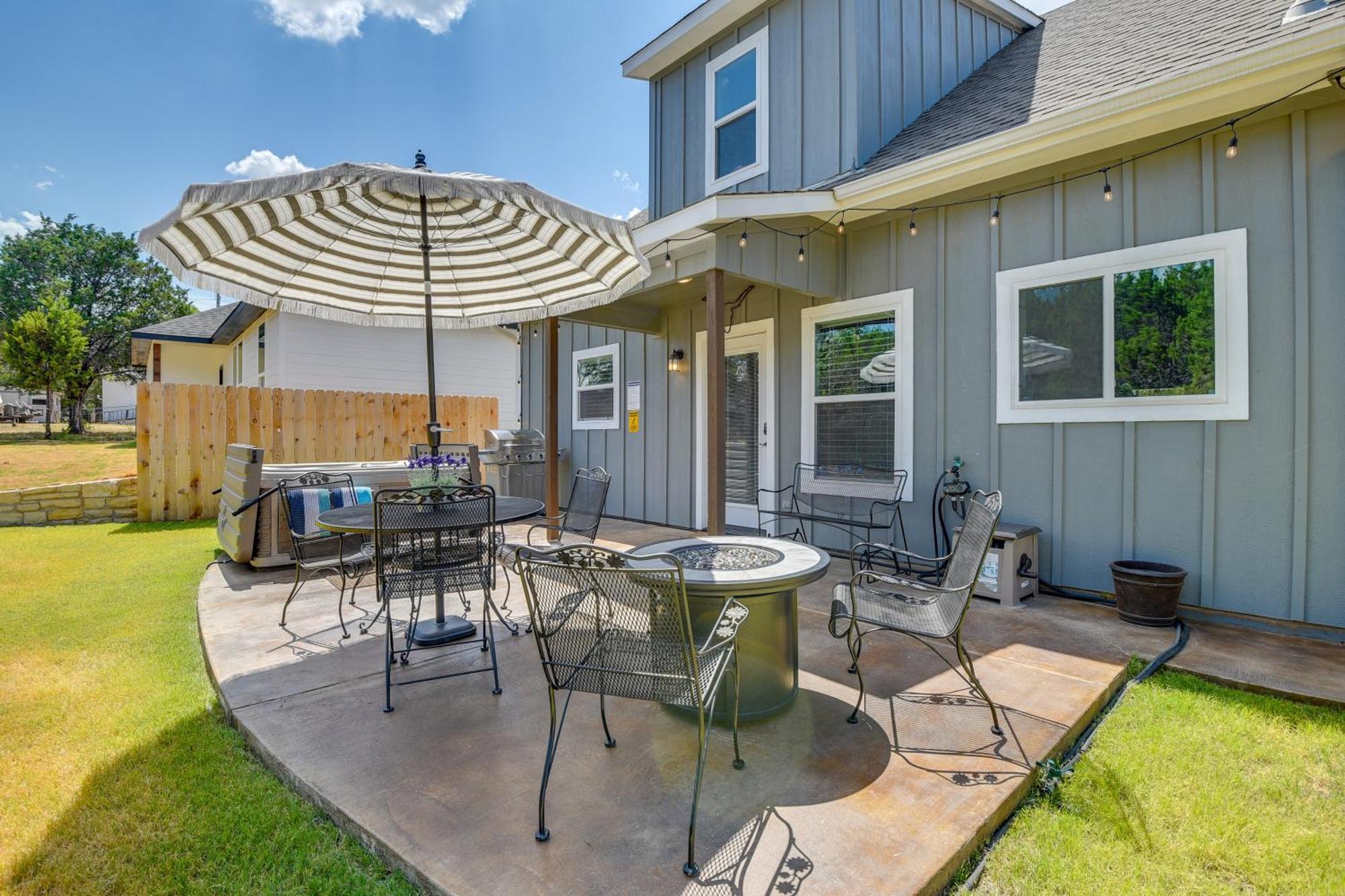 Granbury Home With Hot Tub And Furnished Patio! Exterior photo