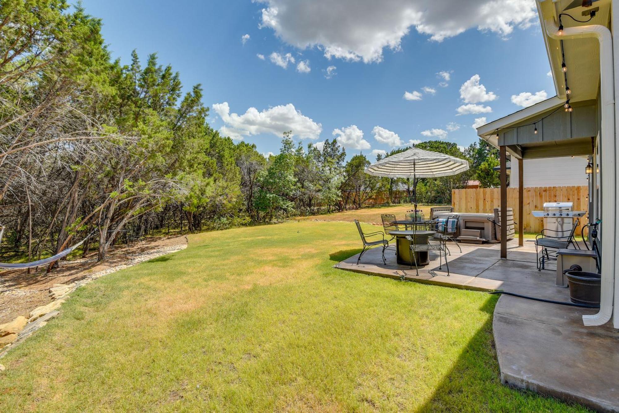Granbury Home With Hot Tub And Furnished Patio! Exterior photo